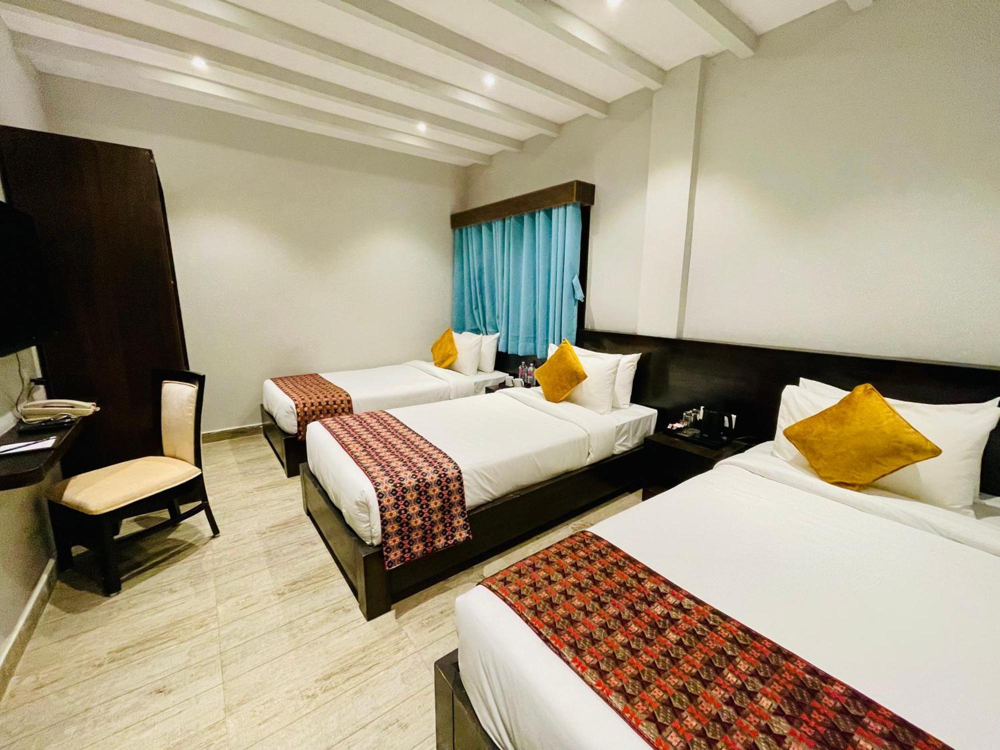 Regenta Resort & Spa By Riverside, Chitwan Buitenkant foto