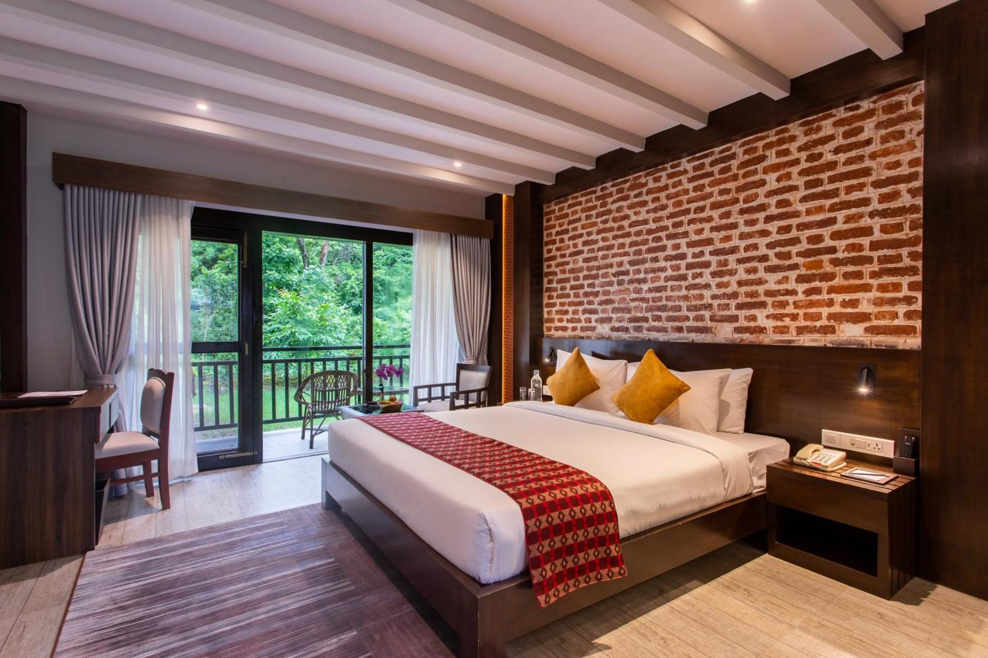 Regenta Resort & Spa By Riverside, Chitwan Buitenkant foto