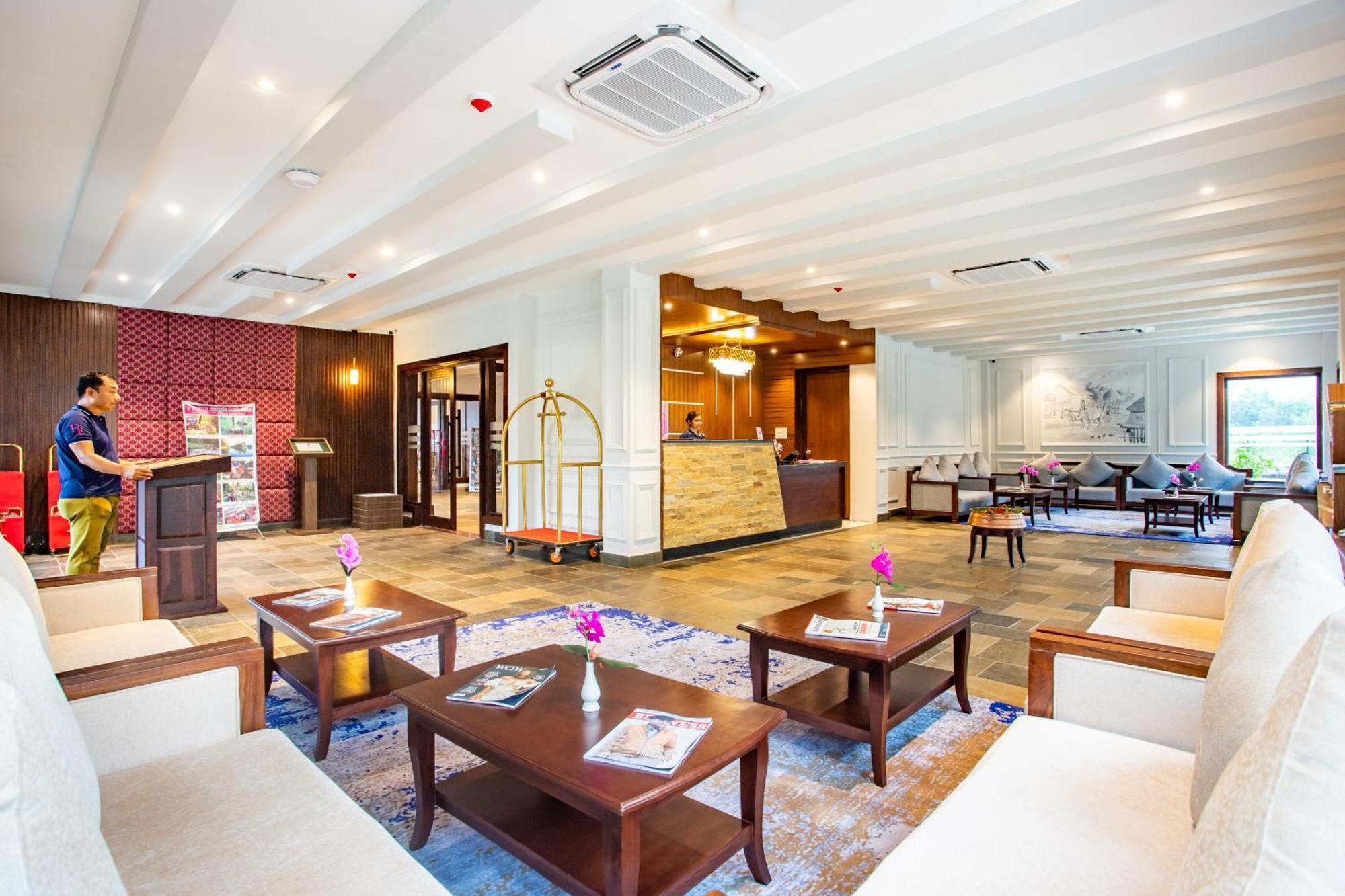 Regenta Resort & Spa By Riverside, Chitwan Buitenkant foto